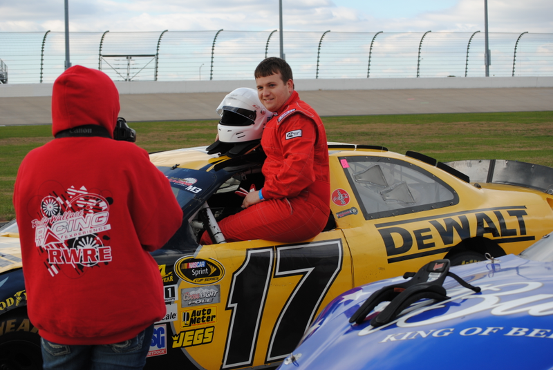 Illustration for article titled My girlfriend got me a NASCAR racing experience for my birthday